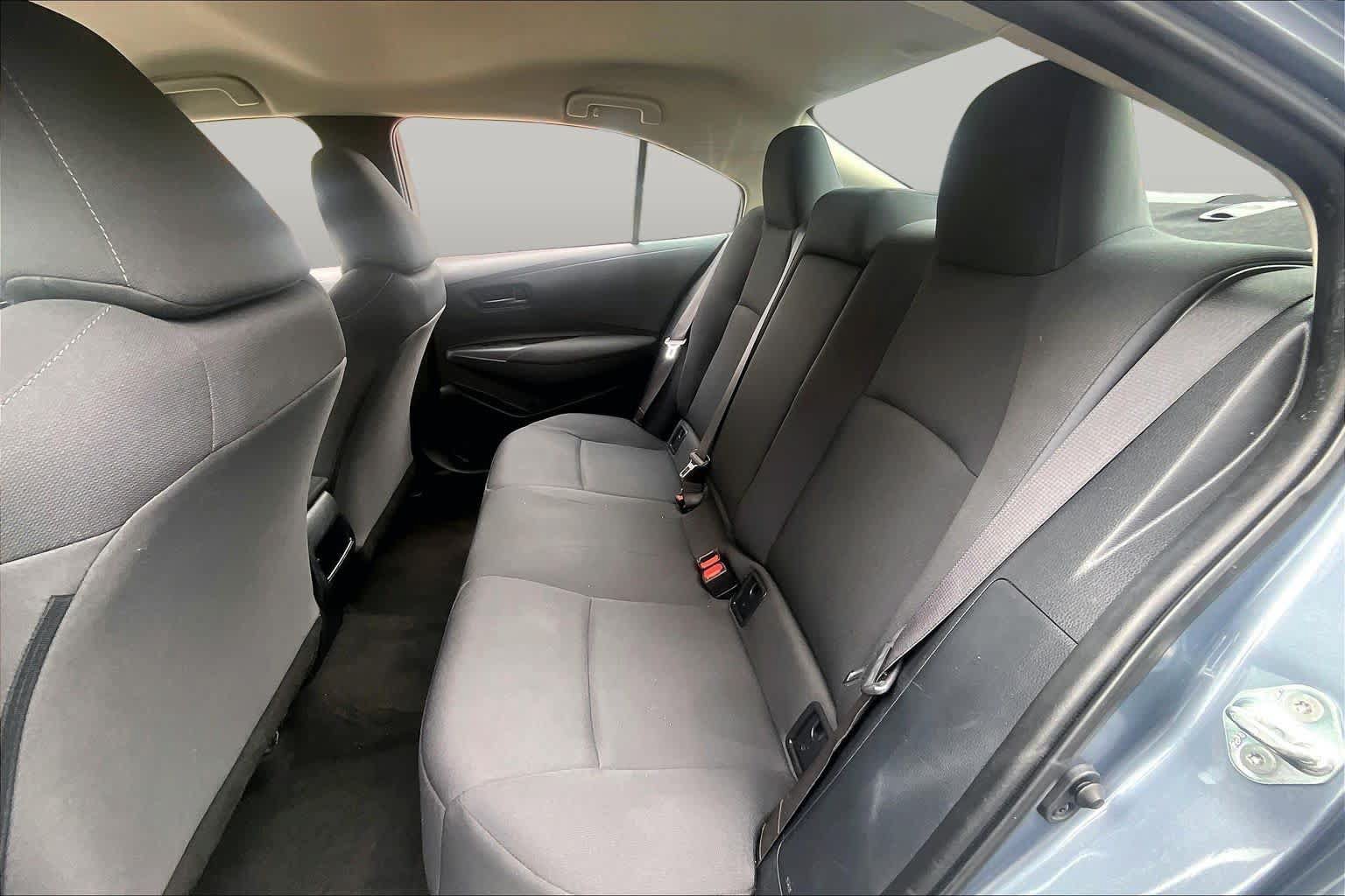 Used 2022 Toyota Corolla LE FWD image 19