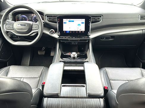 Used 2024 Jeep Wagoneer L Series II image 21