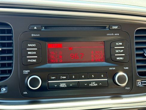 Used 2015 Kia Optima LX FWD image 9