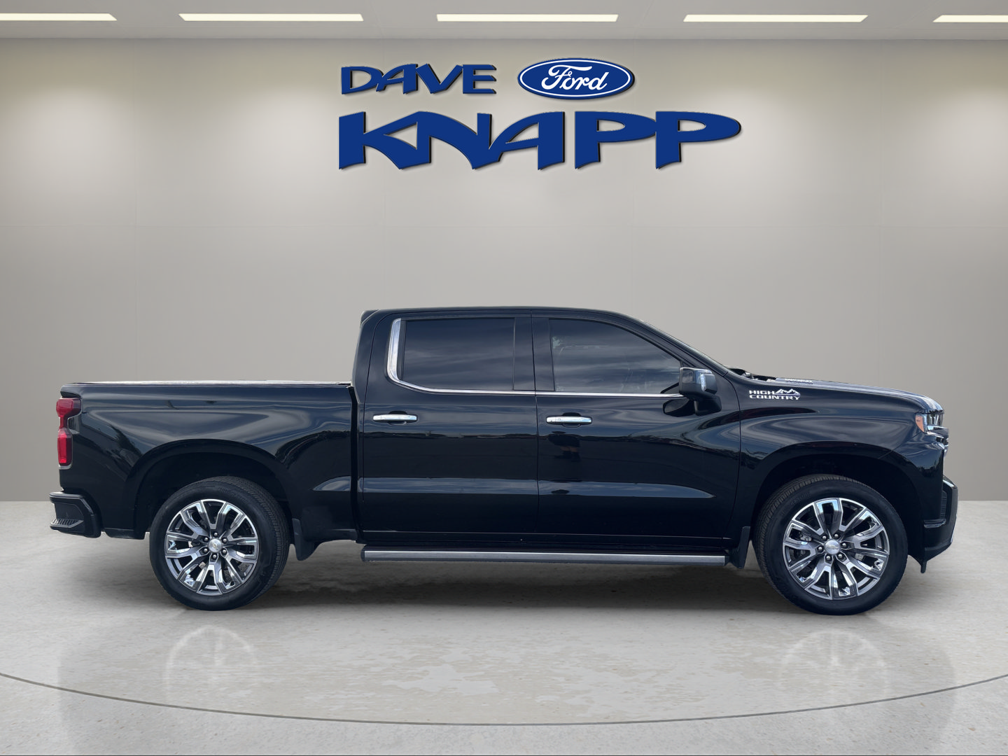 Used 2021 Chevrolet Silverado 1500 High Country w/ Technology Package AWD/4WD image 8