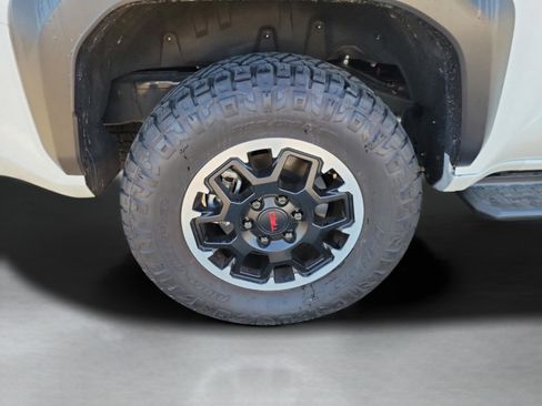 Used 2025 Toyota 4Runner TRD Off-Road image 32