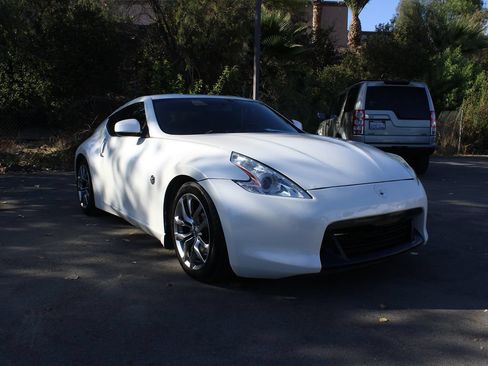 Used 2014 Nissan 370Z Coupe RWD image 1