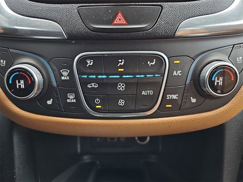 Used 2019 Chevrolet Equinox Premier image 21