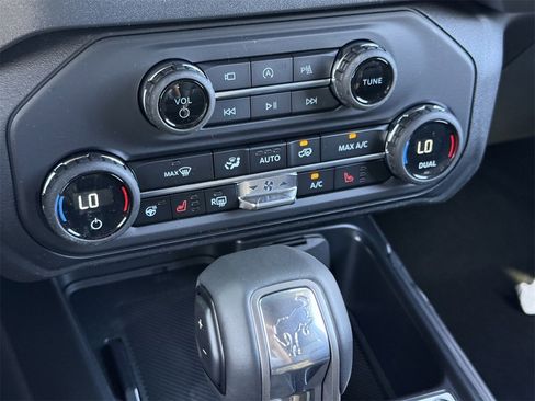 New 2025 Ford Bronco Outer Banks image 44