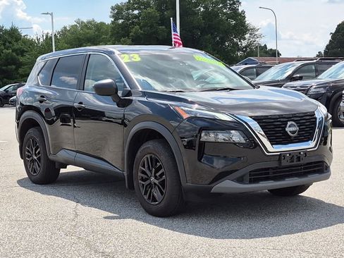 Used 2023 Nissan Rogue S AWD/4WD image 2