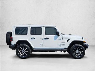 Used 2020 Jeep Wrangler Unlimited Sahara AWD/4WD video 4