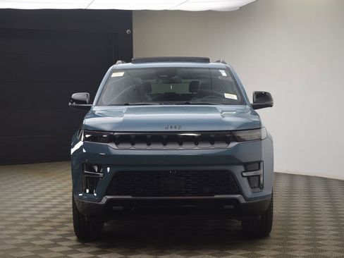 New 2026 Jeep Grand Wagoneer Limited AWD/4WD image 2