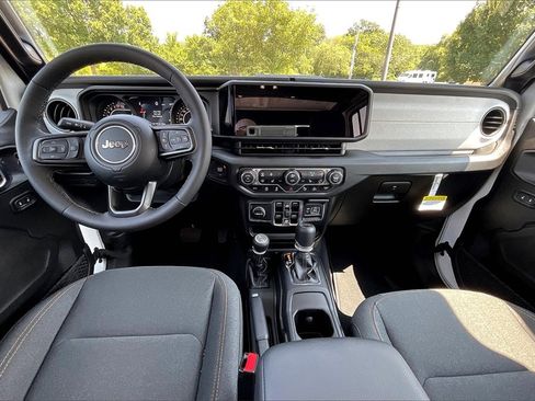 New 2025 Jeep Gladiator Sport image 5