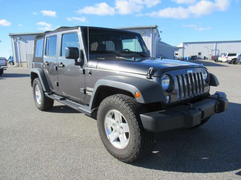 Used 2016 Jeep Wrangler Unlimited Sport w/ Quick Order Package 24S image 3