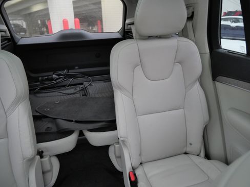 Used 2024 Volvo XC90 T8 Ultimate image 14