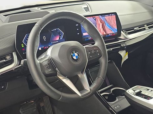 Used 2025 BMW X2 xDrive28i w/ Technology Package AWD/4WD image 19