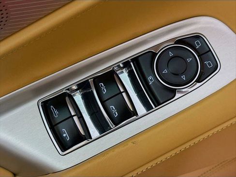 Used 2021 Chevrolet Corvette Stingray Premium Conv w/ Z51 Performance Package RWD image 18