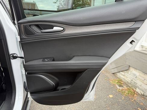 Used 2022 Alfa Romeo Stelvio Ti w/ Active Assist Plus Package image 43