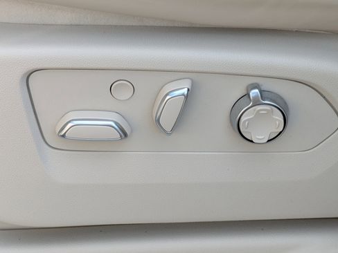 Certified 2024 Cadillac Escalade Premium Luxury Platinum image 20