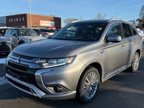 Used 2021 Mitsubishi Outlander SEL image 2