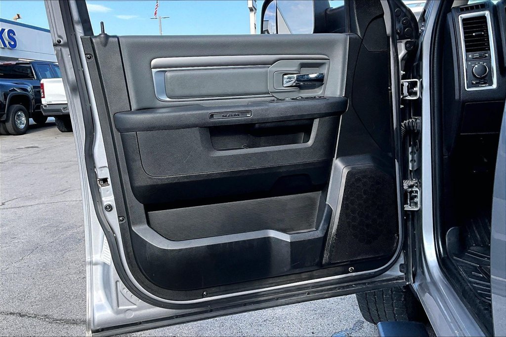 Used 2023 RAM 1500 Classic SLT w/ Trailer & Traction Group AWD/4WD image 21