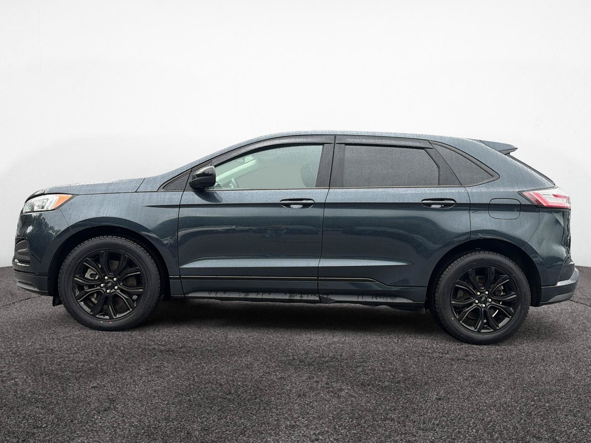 Used 2023 Ford Edge SE w/ Black Appearance Package AWD/4WD image 4