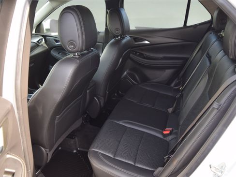 Used 2022 Buick Encore GX Essence AWD/4WD image 8