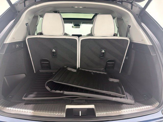 Certified 2026 Acura MDX w/ Advance Package AWD/4WD image 29