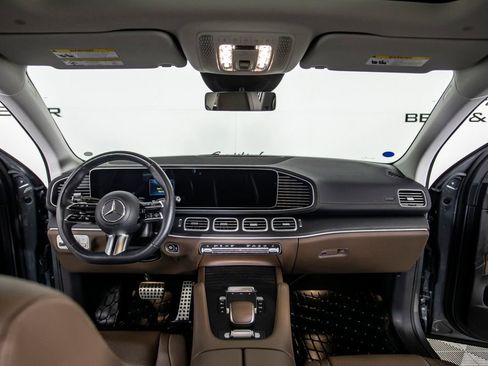 Used 2024 Mercedes-Benz GLS 450 4MATIC image 27