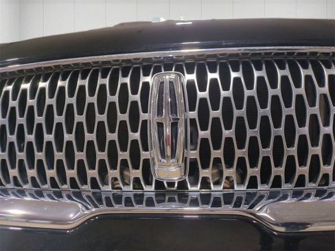 Certified 2023 Lincoln Nautilus AWD w/ Premium Package image 9