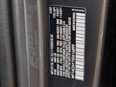 Certified 2025 Porsche Cayenne Coupe AWD/4WD image 39