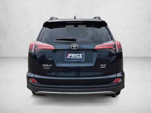 Used 2017 Toyota RAV4 XLE w/ Carpet Mat Package AWD/4WD image 6