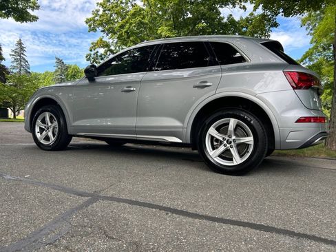 Used 2023 Audi Q5 2.0T Premium w/ Convenience Package AWD/4WD image 9
