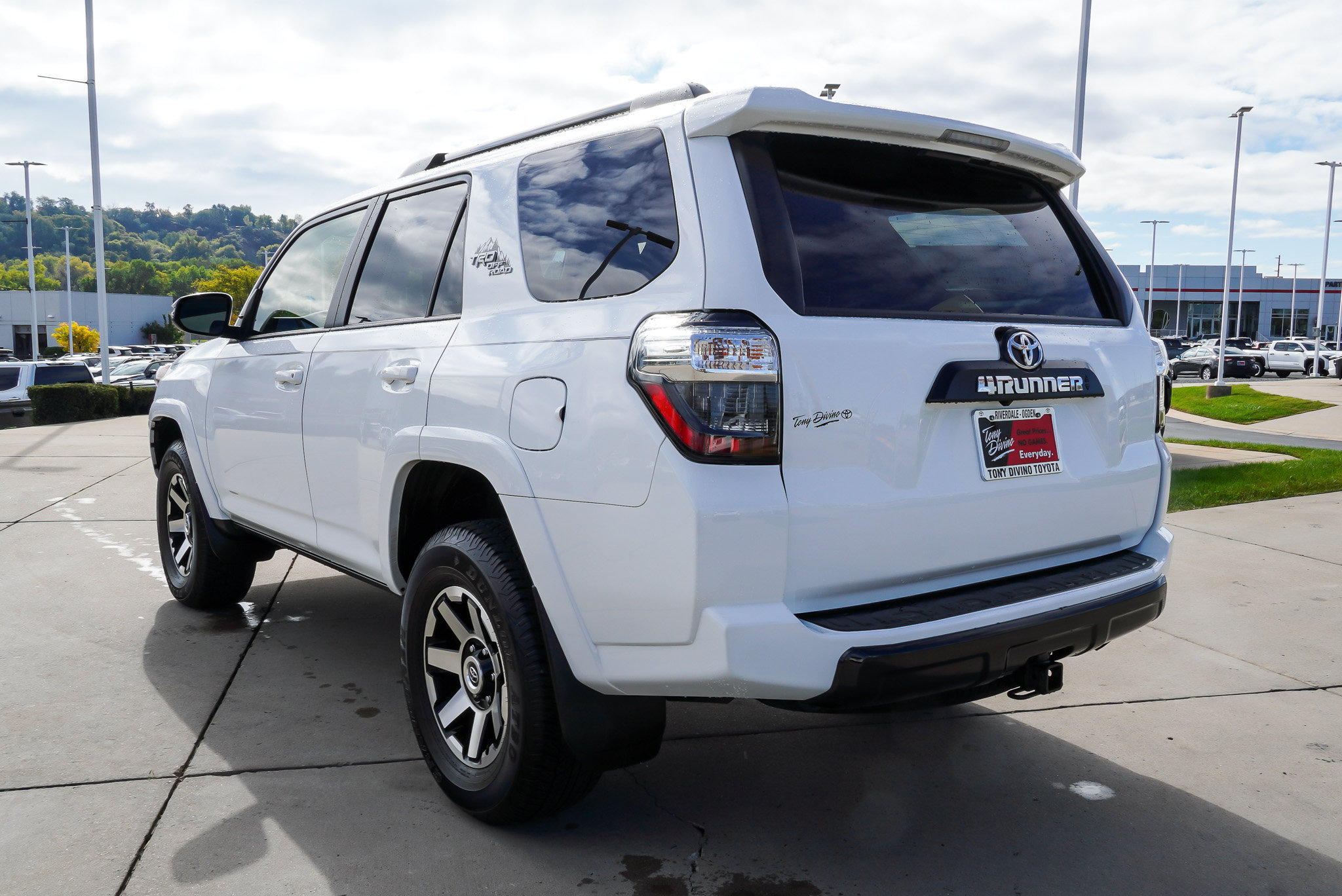 Certified 2024 Toyota 4Runner TRD Off-Road Premium w/ Moonroof Package AWD/4WD image 6