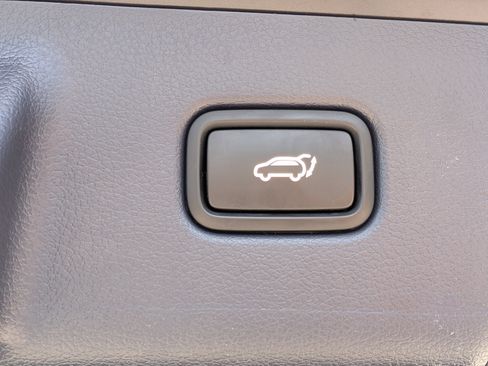 Used 2022 Hyundai Palisade Limited FWD image 14