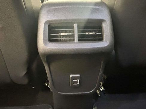 Used 2023 Chevrolet Equinox LT FWD image 10