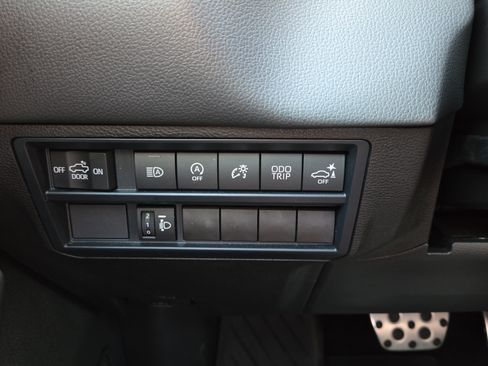 Certified 2025 Toyota Tundra Limited w/ TRD Off-Road Package AWD/4WD image 18