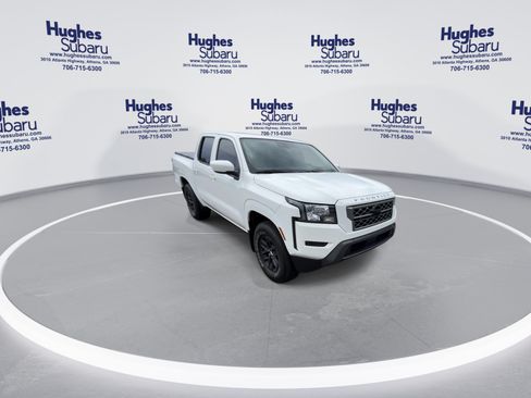 Used 2024 Nissan Frontier SV RWD image 3