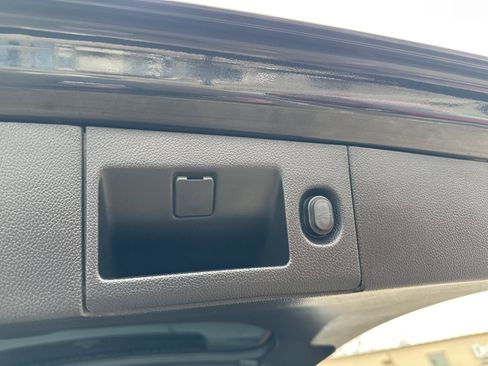 Used 2020 Cadillac Escalade ESV Platinum image 35