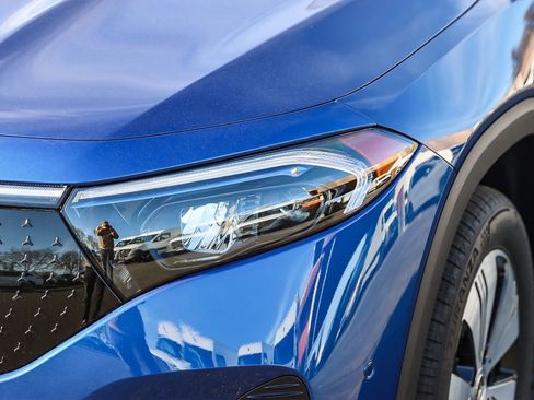 Used 2024 Mercedes-Benz EQB 300 4MATIC image 7