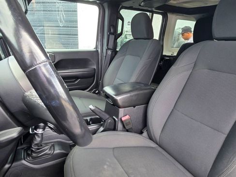 Used 2018 Jeep Wrangler Unlimited Sport w/ Technology Group image 31