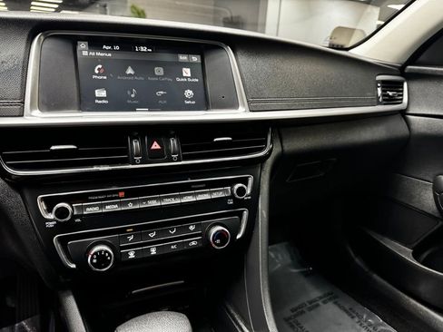 Used 2020 Kia Optima SE image 25
