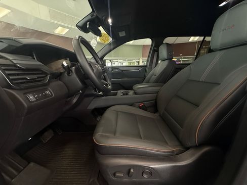 Used 2024 GMC Acadia AT4 w/ Luxury Package AWD/4WD image 32