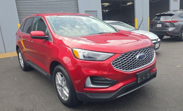 Used 2024 Ford Edge SEL AWD/4WD image 3