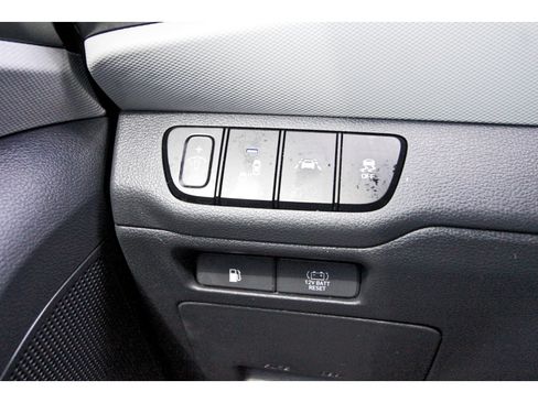 Used 2020 Hyundai Ioniq SEL image 21