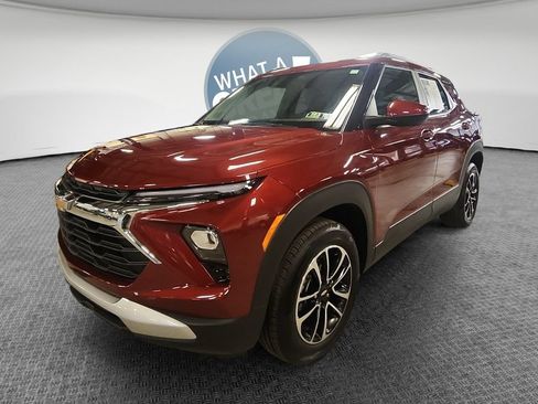 Certified 2024 Chevrolet TrailBlazer LT w/ LT Cold Weather Package AWD/4WD image 9