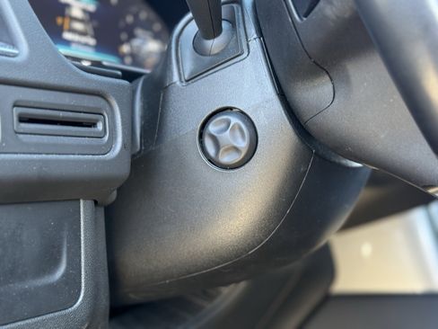 Used 2023 Chevrolet Suburban Premier image 23