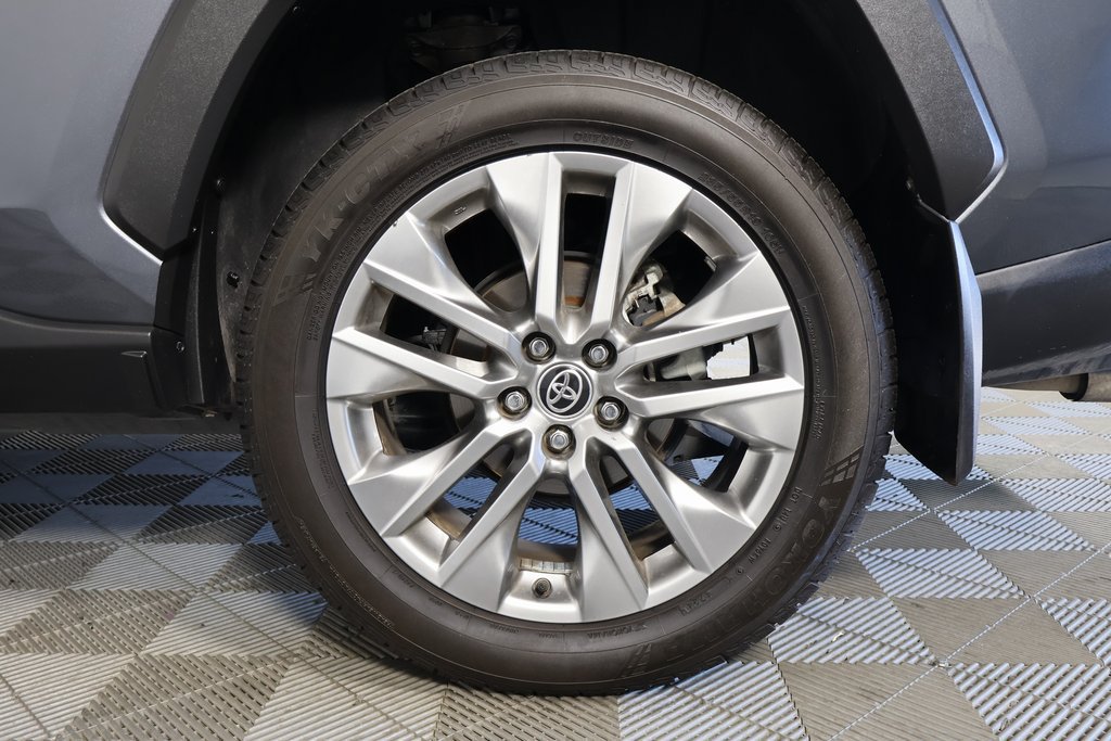 Used 2023 Toyota RAV4 XLE Premium FWD image 16