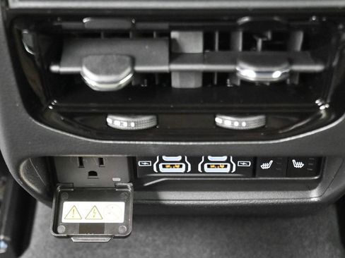 New 2025 Jeep Grand Cherokee Limited image 30