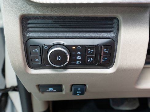 Used 2025 Ford F250 Platinum w/ Platinum Plus Package image 41