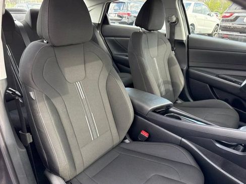 Used 2023 Hyundai Elantra SEL w/ Convenience Package FWD image 10