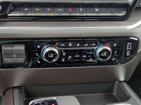 New 2026 GMC Sierra 1500 SLT image 31