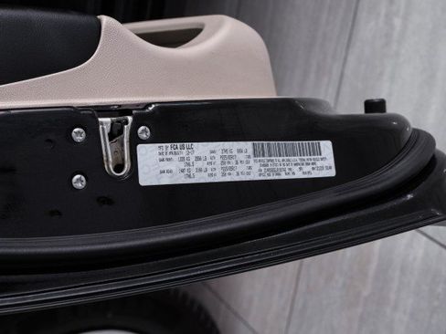 Used 2018 Dodge Grand Caravan SE w/ UConnect Hands-Free Group FWD image 56