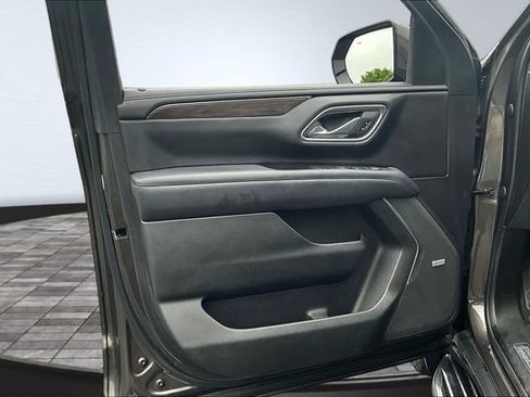 Used 2021 Chevrolet Suburban LT w/ LT Signature Package AWD/4WD image 20