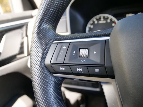 Used 2024 Mitsubishi Outlander ES image 16